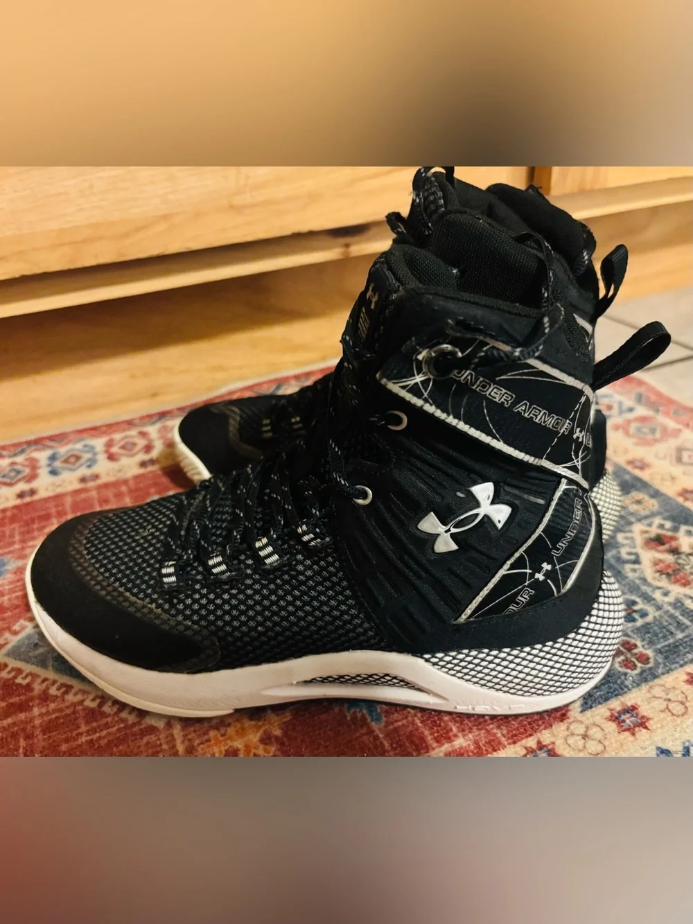 Under Armour Women's HOVR Highlight Ace Volleyball Shoes